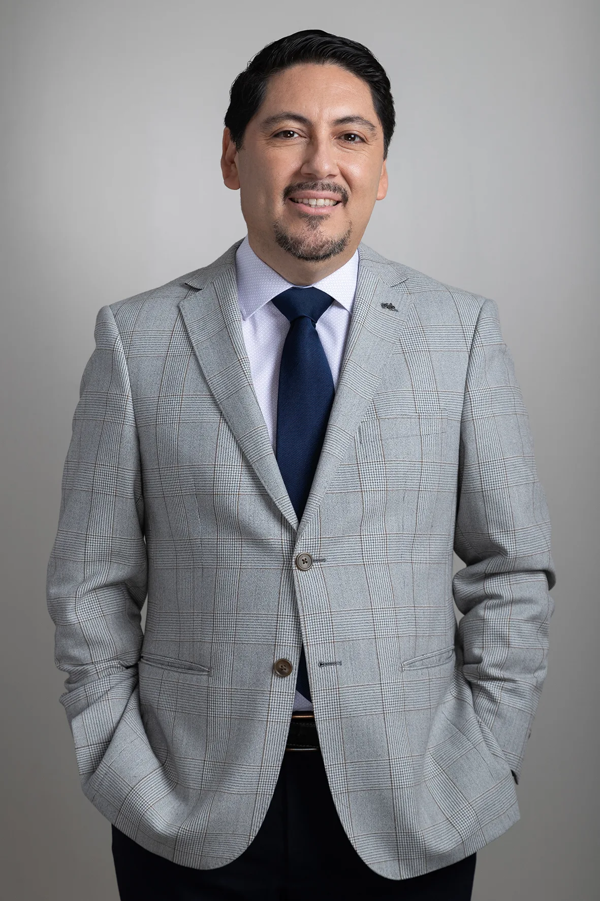 Abogado de Empresas y Pymes
Abogado de Empresas | Sociedades, Contratos y Compliance
Asesoría legal para pymes y startups: constitución de sociedades (SpA/Ltda), contratos, compliance, datos personales y marcas. Consultas en línea. Redacción de Testamento en Chile | Asesoría hereditaria